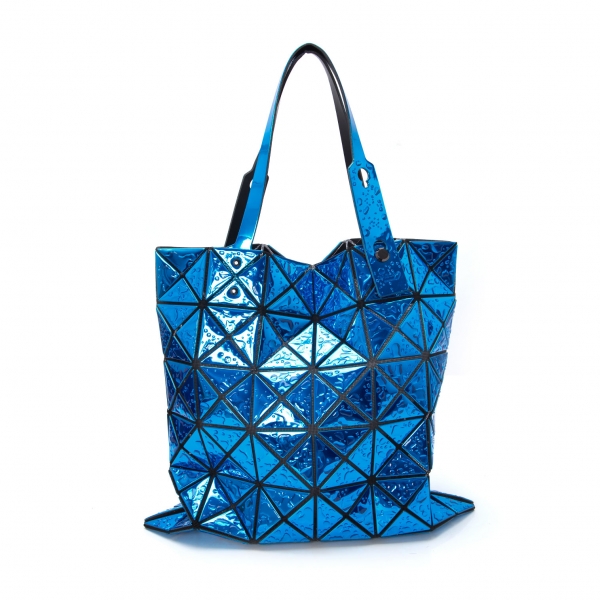 ISSEY MIYAKEs spiral grid bags unfolds into meshlike design with  adjustable sizes