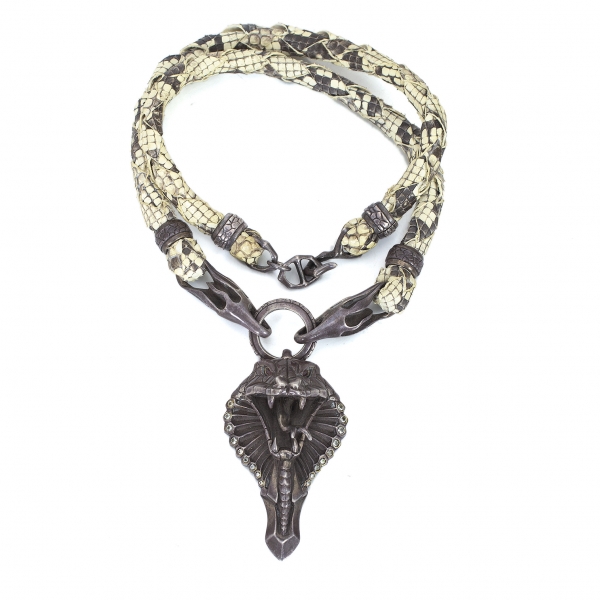 Yohji Yamamoto POUR HOMME Cobra Head Necklace Silver,Cream | PLAYFUL
