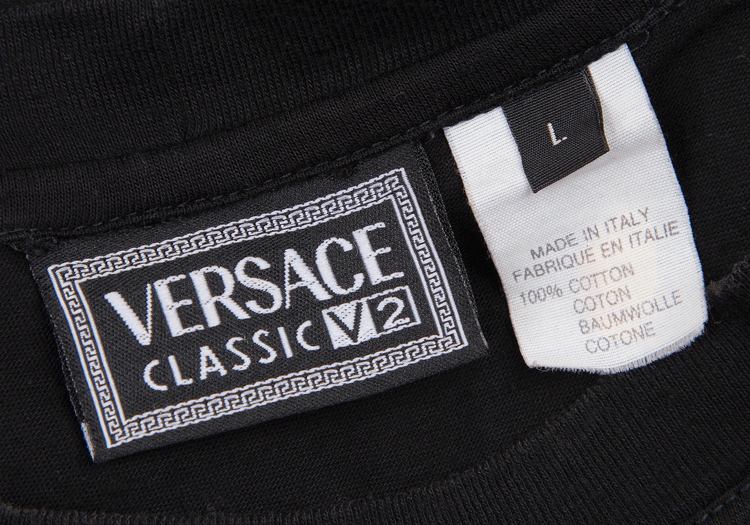 ヴェルサーチクラシック  V2 ロゴ刺繍Tシャツ 黒L