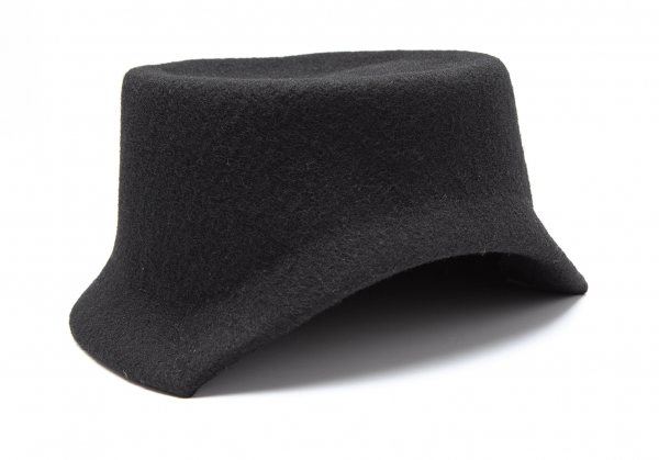 COMME des GARCONS Back Cutting Hat Black | PLAYFUL