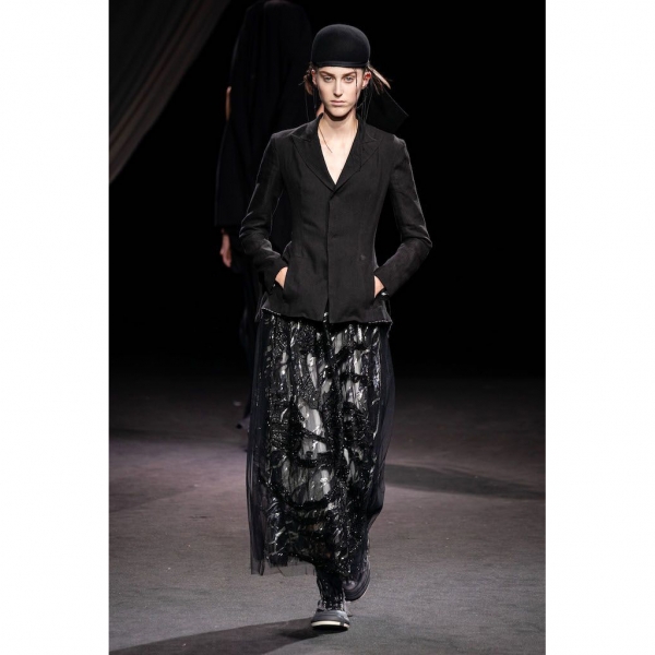 ヨウジヤマモト ファムYohji Yamamoto FEMME スパンコール装飾メッシュレイヤード吊りスカート 黒1