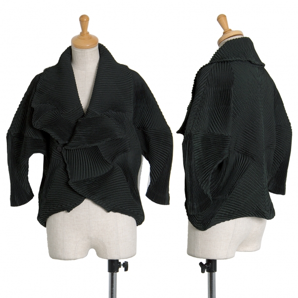 イッセイミヤケISSEY MIYAKE デザインプリーツ七分袖ダブルショートジャケット モスグリーン2