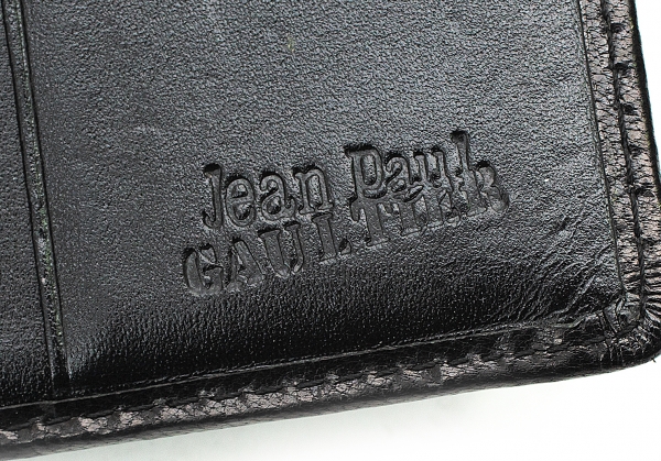 Jean-Paul GAULTIER Dragon Metal Plate Wallet Black | PLAYFUL