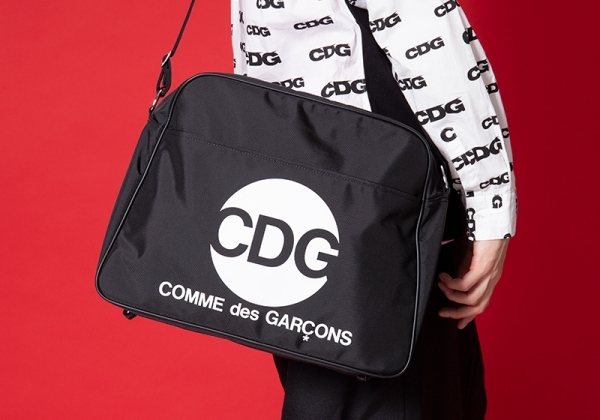 CDG COMME des GARCONS Logo Print Shoulder Bag Black | PLAYFUL